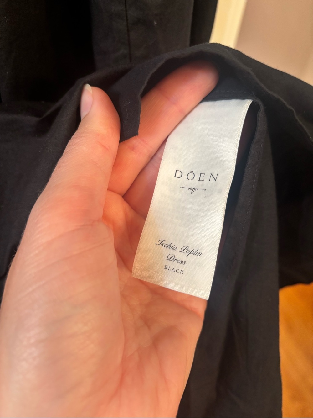 Doen Ischia shirred poplin puff sleeve midi dress in black - Picture 8 of 9